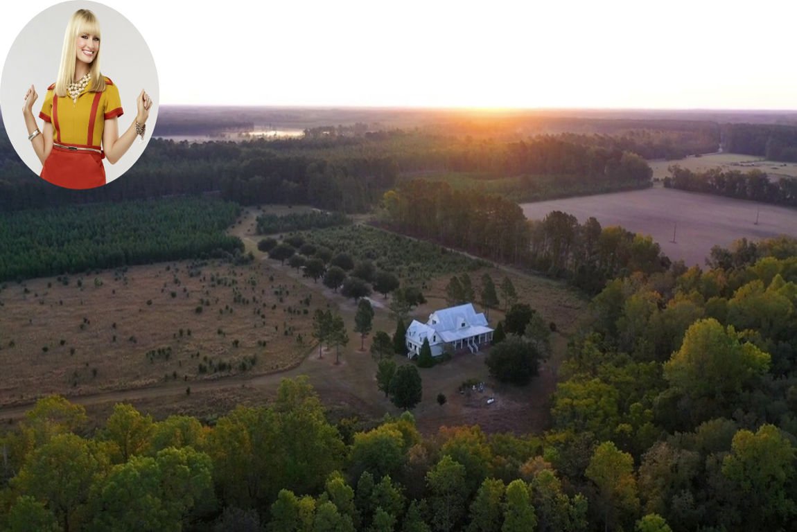 Beth Behrs' Home