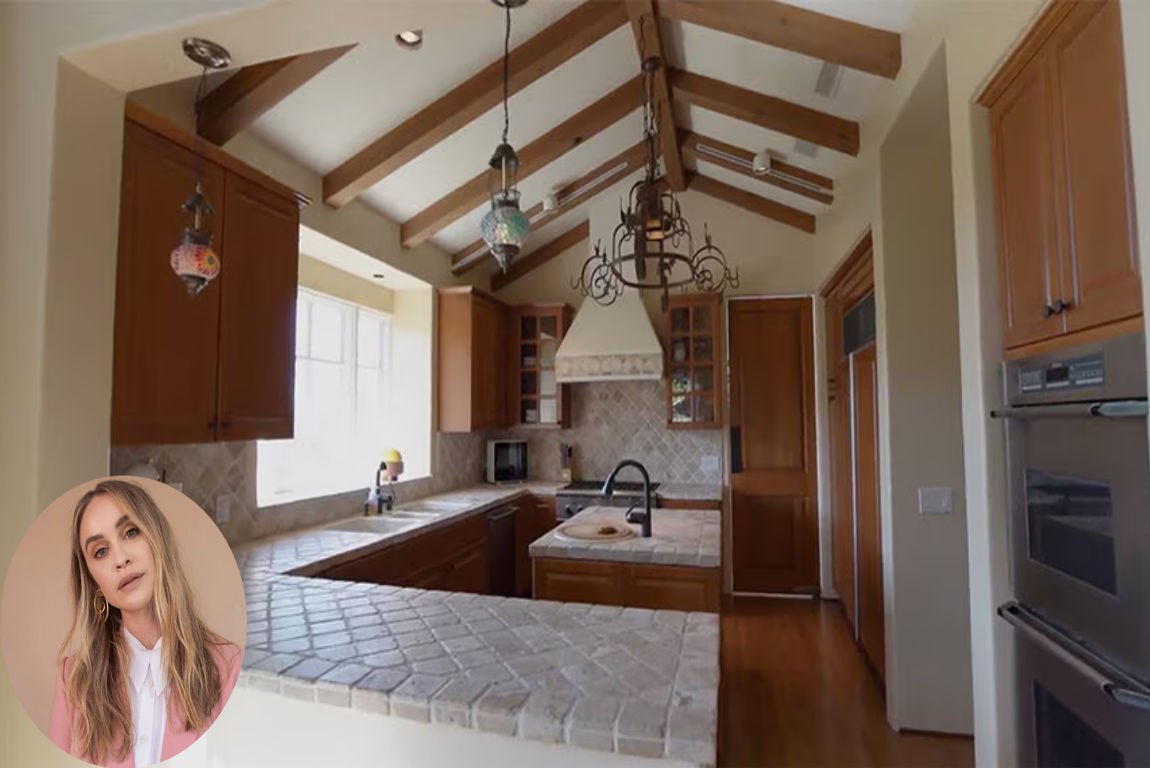 Becca Tobin's g Home